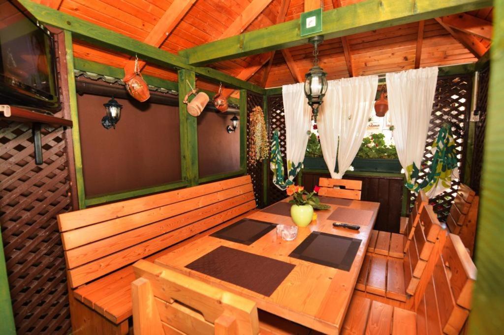 Отель Casa Cizi Кэлимэнешти Экстерьер фото